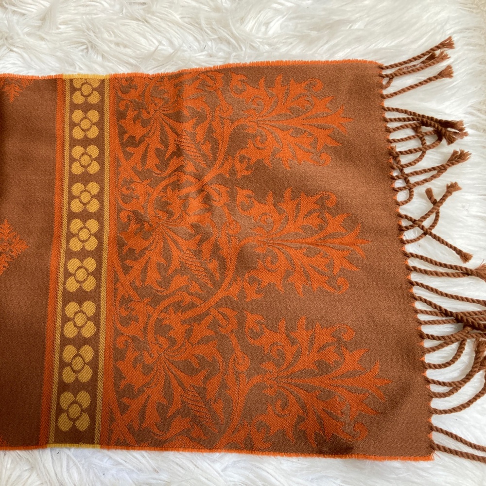 Beautiful wool Anichini scarf